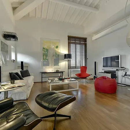 An Amazing In Oltrarno Appartement Florence