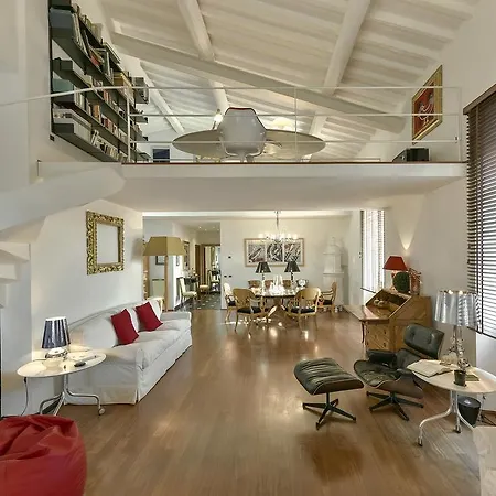 An Amazing In Oltrarno Appartement