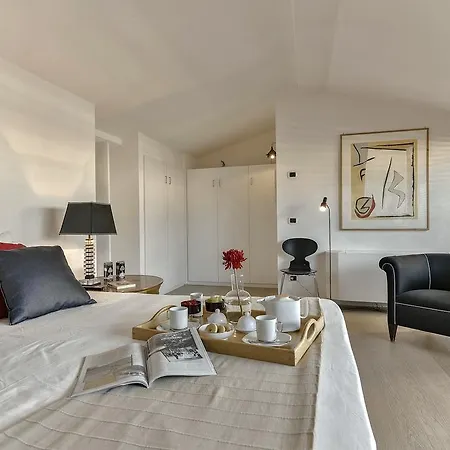 An Amazing In Oltrarno Appartement