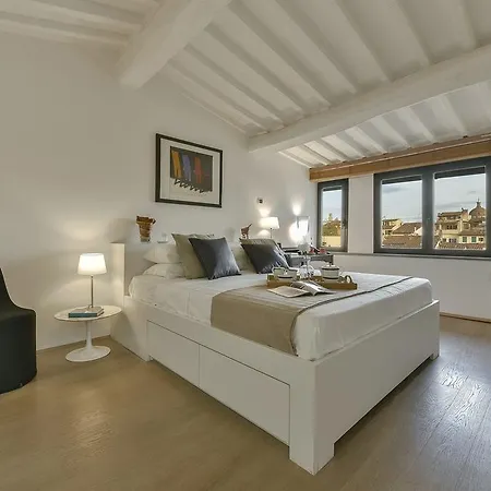 An Amazing In Oltrarno Appartement *